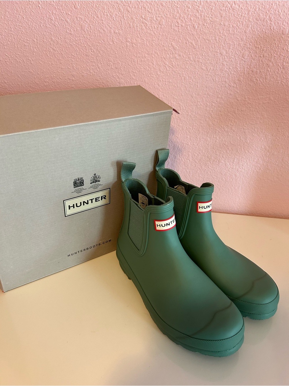Hunter Women Green Chelsea Rain Boots